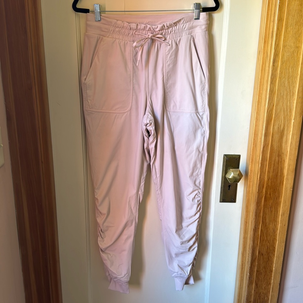 Lululemon Beyond the Studio Pink Mist Lined Jogger size 8 EUC